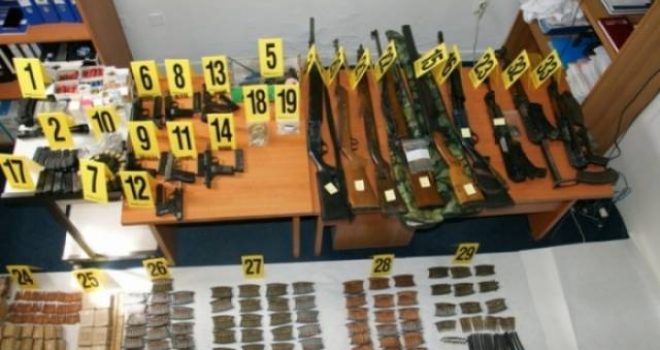 Zbulohet arsenal armësh në Kllokot