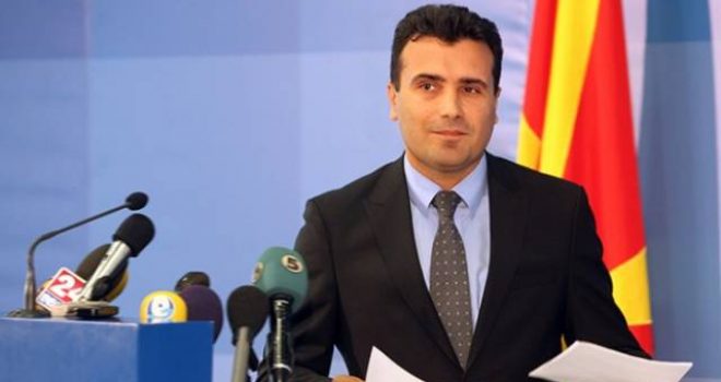 Zaev: Nuk ulem në tavolinë, derisa të hyjnë brenda të gjithë gazetarët