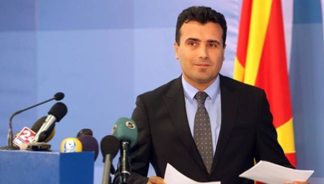 Zaev: Nuk ulem në tavolinë, derisa të hyjnë brenda të gjithë gazetarët