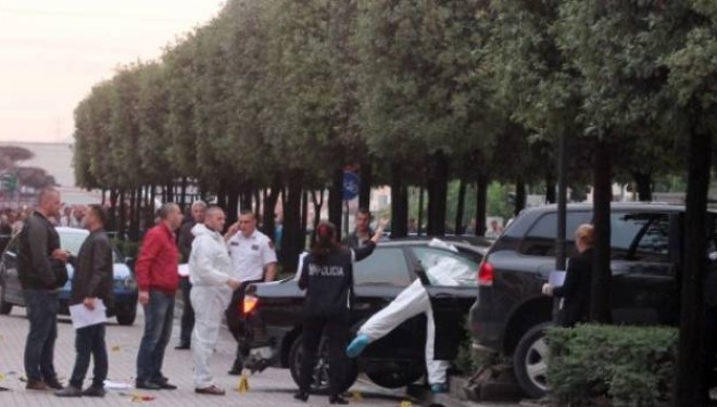 Video e vrasjes në Tiranë: Nipi kërkon ndihmë për dajën e vrarë (Video)