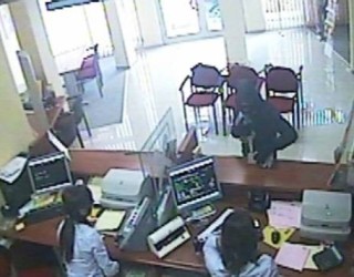 Grabitet me armë një bankë në Shqipëri