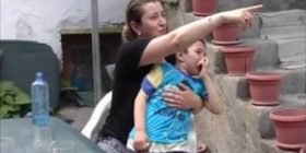 Flet bashkëshortja e berberit të arrestuar (Video)