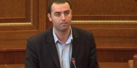 Konjufca: Qeveria të mos bëjë pazare për liberalizim të vizave