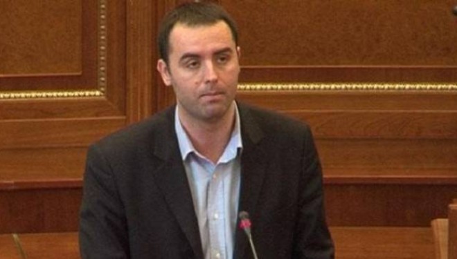 Konjufca: Qeveria të mos bëjë pazare për liberalizim të vizave