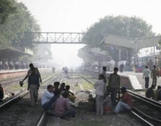 Treni godet traktorin, 9 të vdekur dhe 18 të lënduar