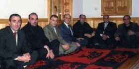 Vëllezërit Geci pushtojnë LDK-në në Skenderaj, nisin mosmarrëveshjet