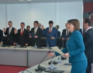 Presidentja dekreton 41 gjyqtarë të rinj, sfidë mbetet grumbullimi i madh i lëndëve