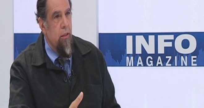Avokati Guy Smith: Specialja krijon gjyqësi paralele