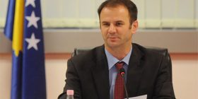 Hajredin Kuqi jep doreheqje ?!