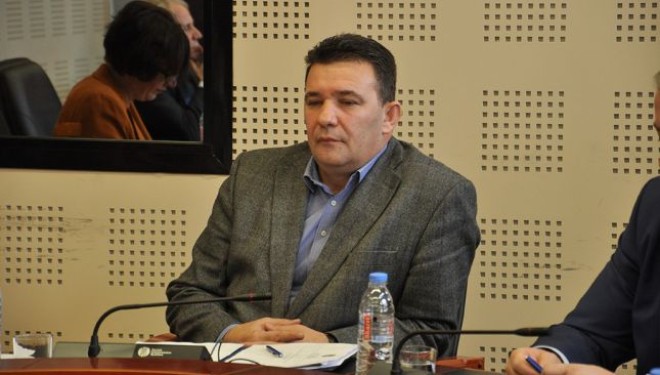 Shala: Mustafa para komisionit hetimor, Selimi fyu nënat e Kosovës (Video)