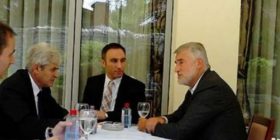 Ahmeti dhe Thaçi konsultohen para takimit të liderëve