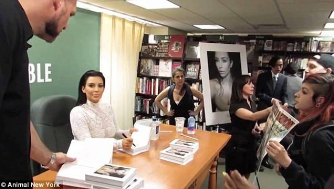 Kim Kardashian, është sulmuar sot! :O (Foto/Video)