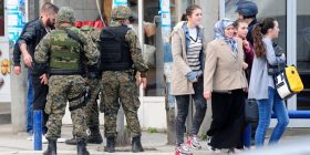 Evakuohen apo arrestohen disa banorë nga Lagjja e Trimave?