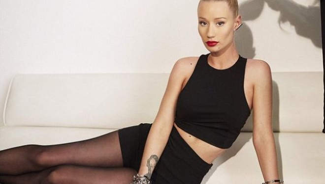 Iggy Azalea “hot” në të brendshme (Foto)