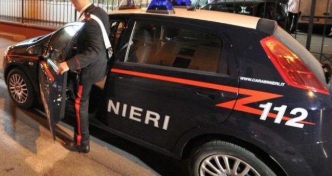 “Mos i jepni më pije”, shqiptari tenton të vrasë banakierin
