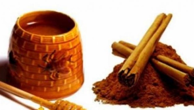 Ja pse është i rëndësishëm mjalti dhe kanella në mëngjes