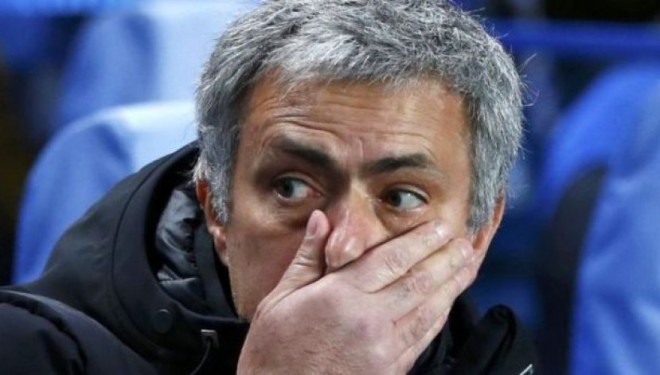 Mourinho përzë pesë futbollistë për Sterlingun