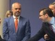 Mustafa e Vuçiç shtrëngojnë duart në Tiranë (VIDEO)