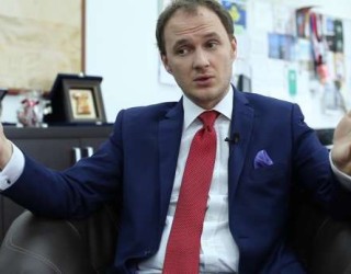 “Interfaith Kosova”- Projekti i Petrit Selimit që dyshohet se keqpërdori mijëra euro të shtetit