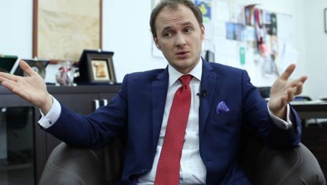 Diaspora shqiptaro – amerikane kërkon dorëheqjen e Petrit Selimit