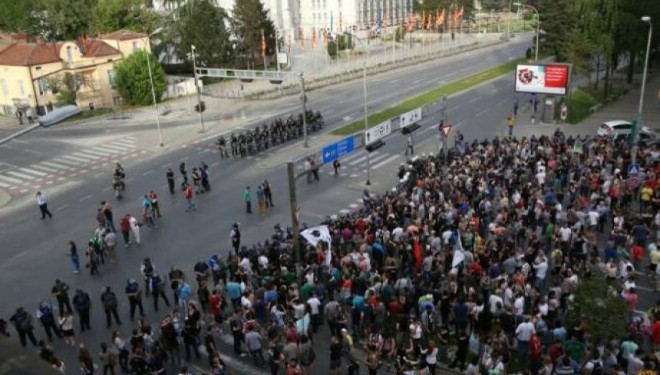 Mbi 300 mijë protestues sonte do të kërkojnë dorëheqjen e Gruevskit!