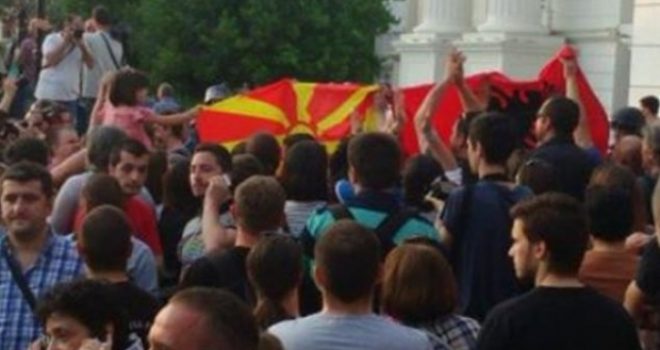 VV: Shqipëria dhe Kosova ta marrin në dorë fatin e shqiptarëve në Maqedoni