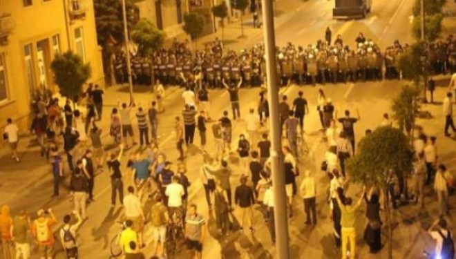 Dhjetëra të arrestuar në Shkup: Gruevski vëzhgonte kamerat e Policisë, jepte urdhra si të veprohej (Video)