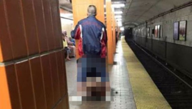Seks oral në stacionin e metrosë, po u kap çifti rrezikon burgun (Foto)