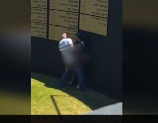 Arrestohet pasi bëri seks tek memoriali 18+ (Video)