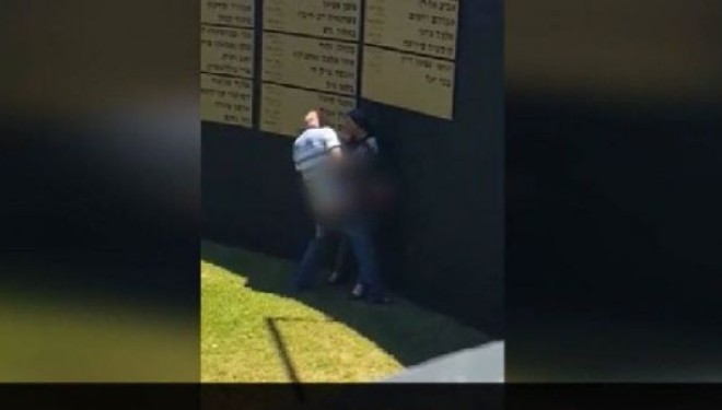 Arrestohet pasi bëri seks tek memoriali 18+ (Video)