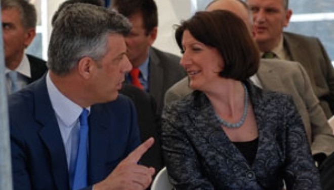 Nervozohet Thaçi, përgënjeshtron Presidenten: Nuk kemi biseduar për Gjykatën Speciale