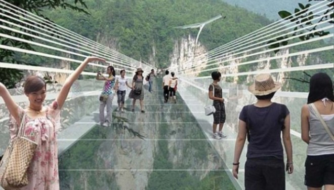 Kina ndërton urë prej qelqi, nuk këshillohet nëse vuani lartësinë! (Foto)