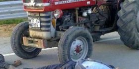 Babë e bir vrasin njëri-tjetrin në autostradë (Foto)