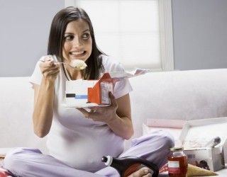 Kujdes! Femrat kur hanë më shumë seç duhet, kanë tendencë të lindin fëmijë obezë