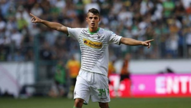 Xhaka e merr “dostin” shqiptar në Monchengladbach