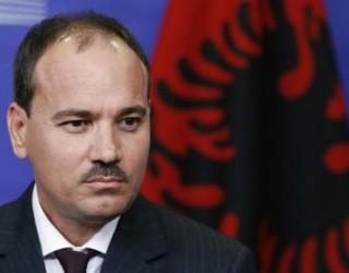 T’i rrëfehemi Isa Boletinit se shqiptarët i kanë dy shtete