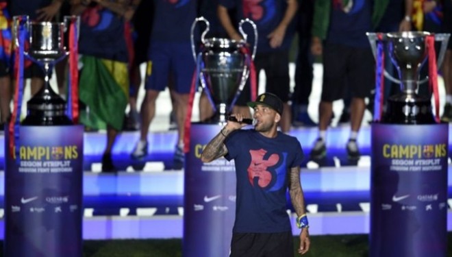 Alves: Qëndrova te Barcelona se më duan