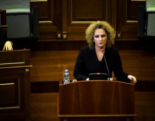 Kadaj-Bujupi e quan Qeverinë “e smutë”