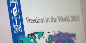 Freedom House: Demokracia në Kosovë nuk ka shënuar përparim