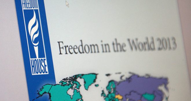 Freedom House: Demokracia në Kosovë nuk ka shënuar përparim