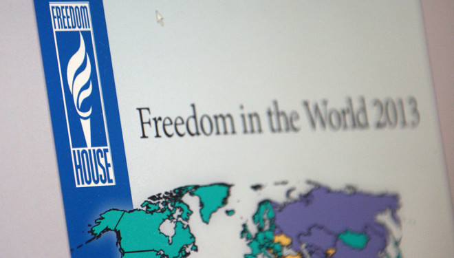 Freedom House: Demokracia në Kosovë nuk ka shënuar përparim