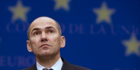 Ish-kryeministri i Sllovenisë Janez Jansha sulmon ashpër shtetin e tij për Haradinajn