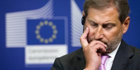 Komisioneri Hahn pret rekomandim pozitiv për liberalizim vizash për Kosovën