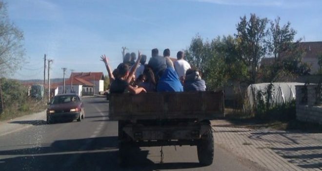 Vdes e mitura nga Podujeva, pasi bie nga traktori