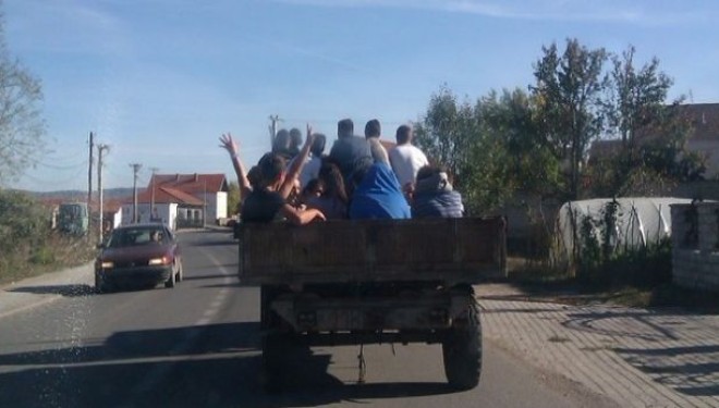 Vdes e mitura nga Podujeva, pasi bie nga traktori