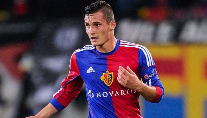 Taulant Xhaka në “shënjestrën” e klubeve të P. League