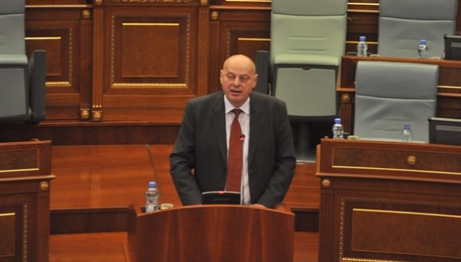 E DHIMBSHME: Kur Dude Balje e voton rezolutën për gjenocidin serb, e komandantet Çeku-t, Syla e Çuni votojnë kundër