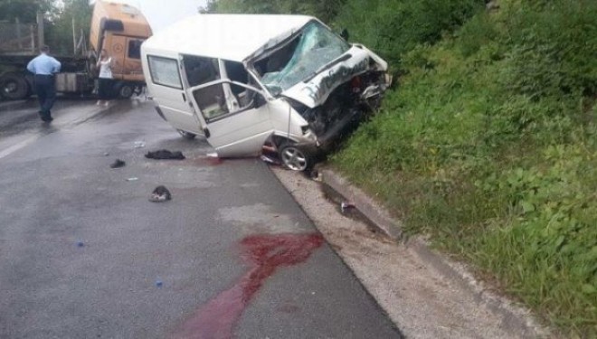 Konfirmon Policia: Tre të vdekur dhe katër të lënduar në aksidentin në Dollc të Klinës (Foto)