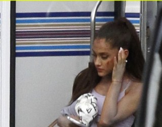 Ariana Grande gjakoset në fytyrë
