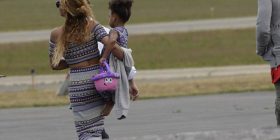 Beyonce, një çantë plot me para për pushime (FOTO)